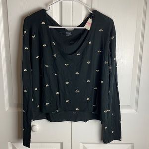 VS PINK long sleeve crop top